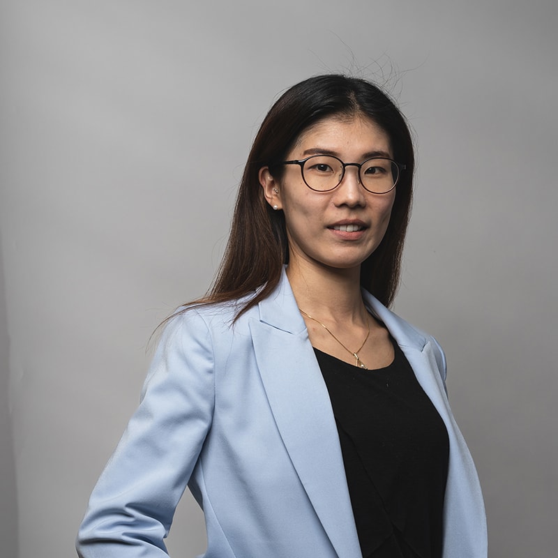 Headshot of Soyeon Lim with gray background